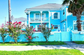 CasaAzul-2605B-Beach & Pleasure Pier a block away with EV Tesla